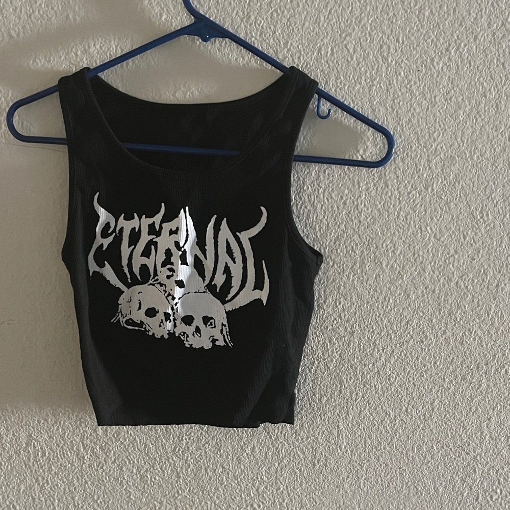 Black Skull Graphic Crop Top